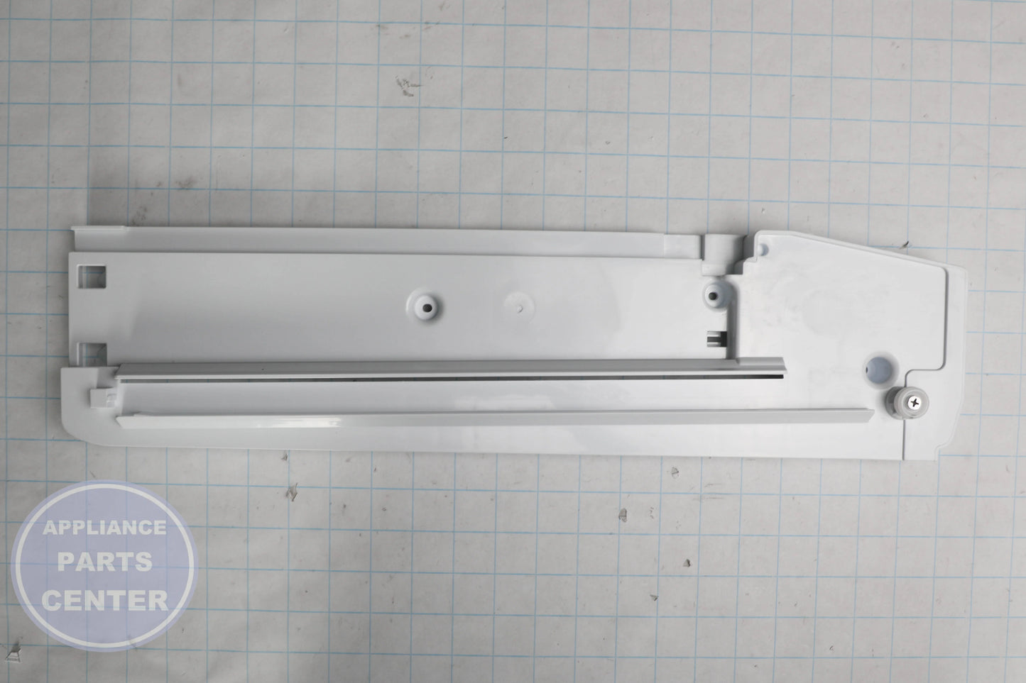SAM ASSY COVER RAIL PANTRY-RIGHT;AW2 FACE LI DA97-11542L - Installation in specific model showing key mounting points