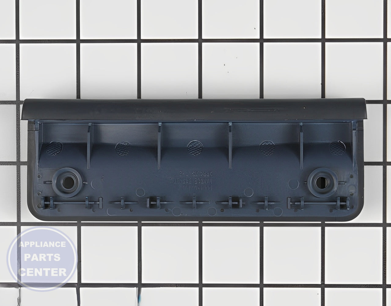 Handle DD64-00068A - Detailed view of sturdy construction