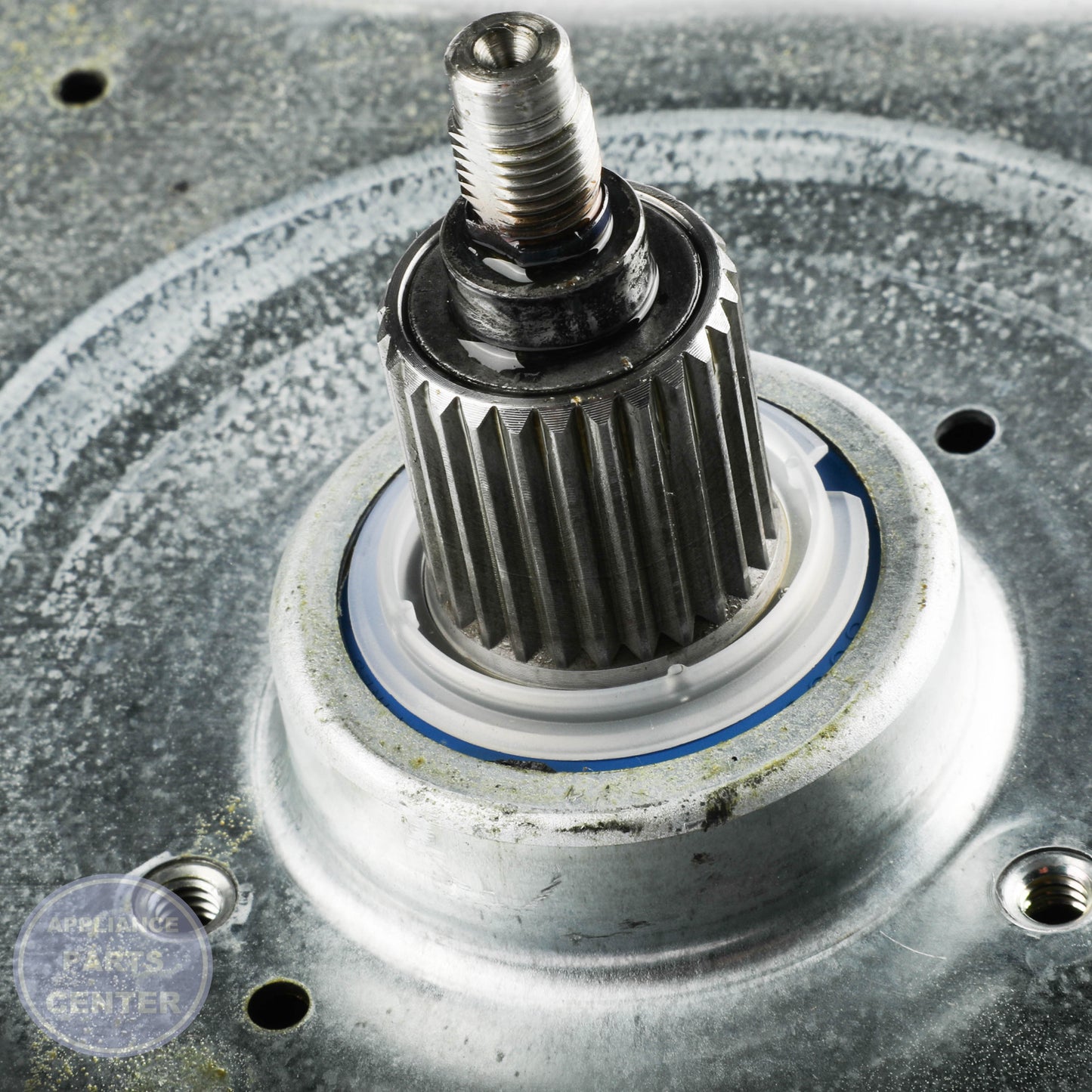 GEH PLATFORM BEARING RETAINER & FASTENERS WH03X33732 - Installation in GEH WH03X29581 showing mounting points