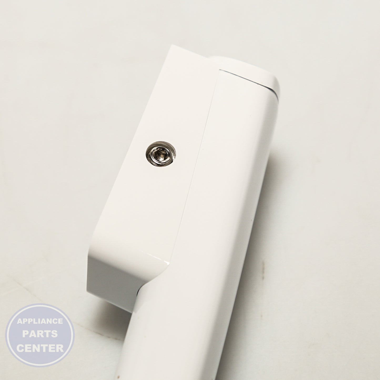 GEH ARC HANDLE ASM FZ WR12X20643 - Installation in GEH model showcasing key mounting points
