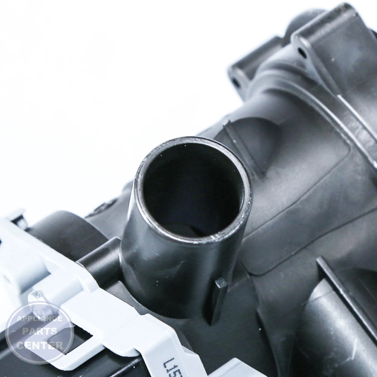 BSH PUMP-DRAIN 00144640 - Installation in specific model showing key mounting points