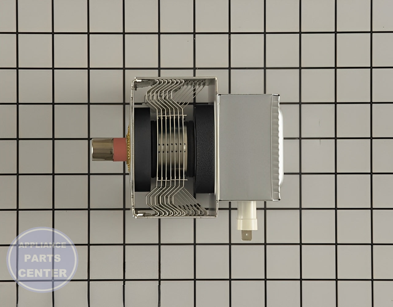 BOSCH OVEN MAGNETRON 00491180 - Detailed view of magnetron technical details