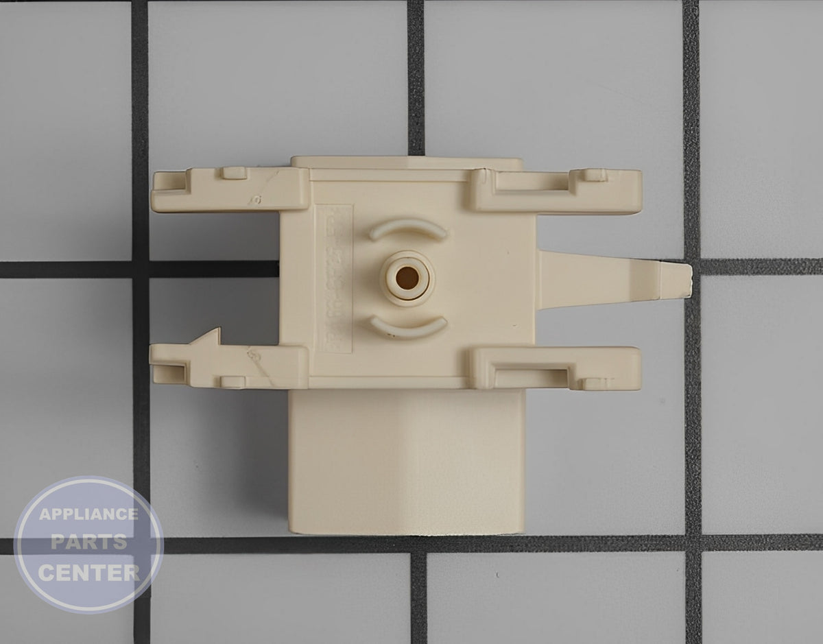 BOSCH DISHWASHER SWITCH 00611295 - Detailed view of electrical connections