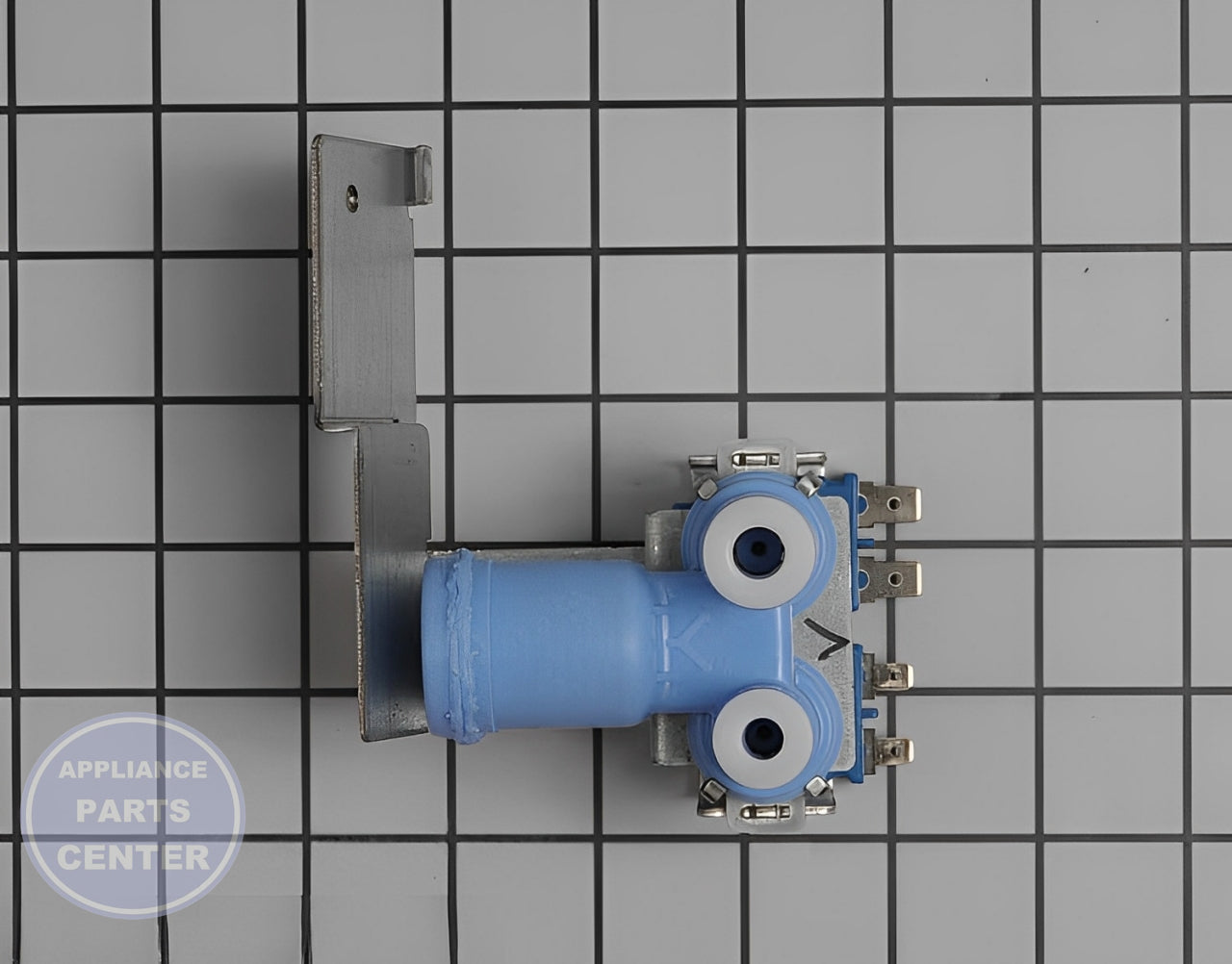 BOSCH REFRIGERATOR VALVE 00615235 - Main view showing water flow control for BOS models