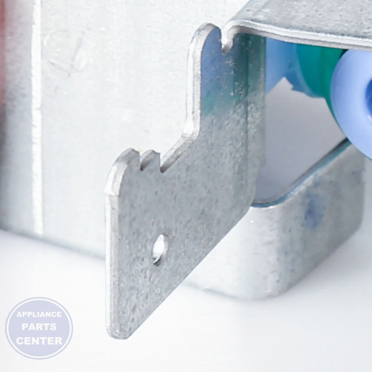 BSH VALVE 00631861 - Installation in specific model showcasing secure mounting points