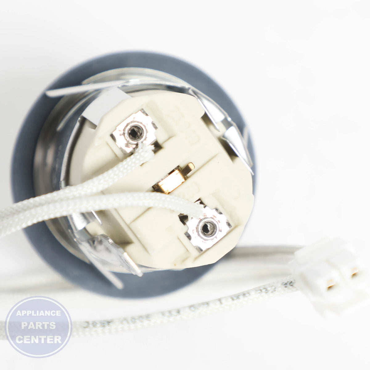 LAMP 00655759 - Detailed view of wire connector and receptacle