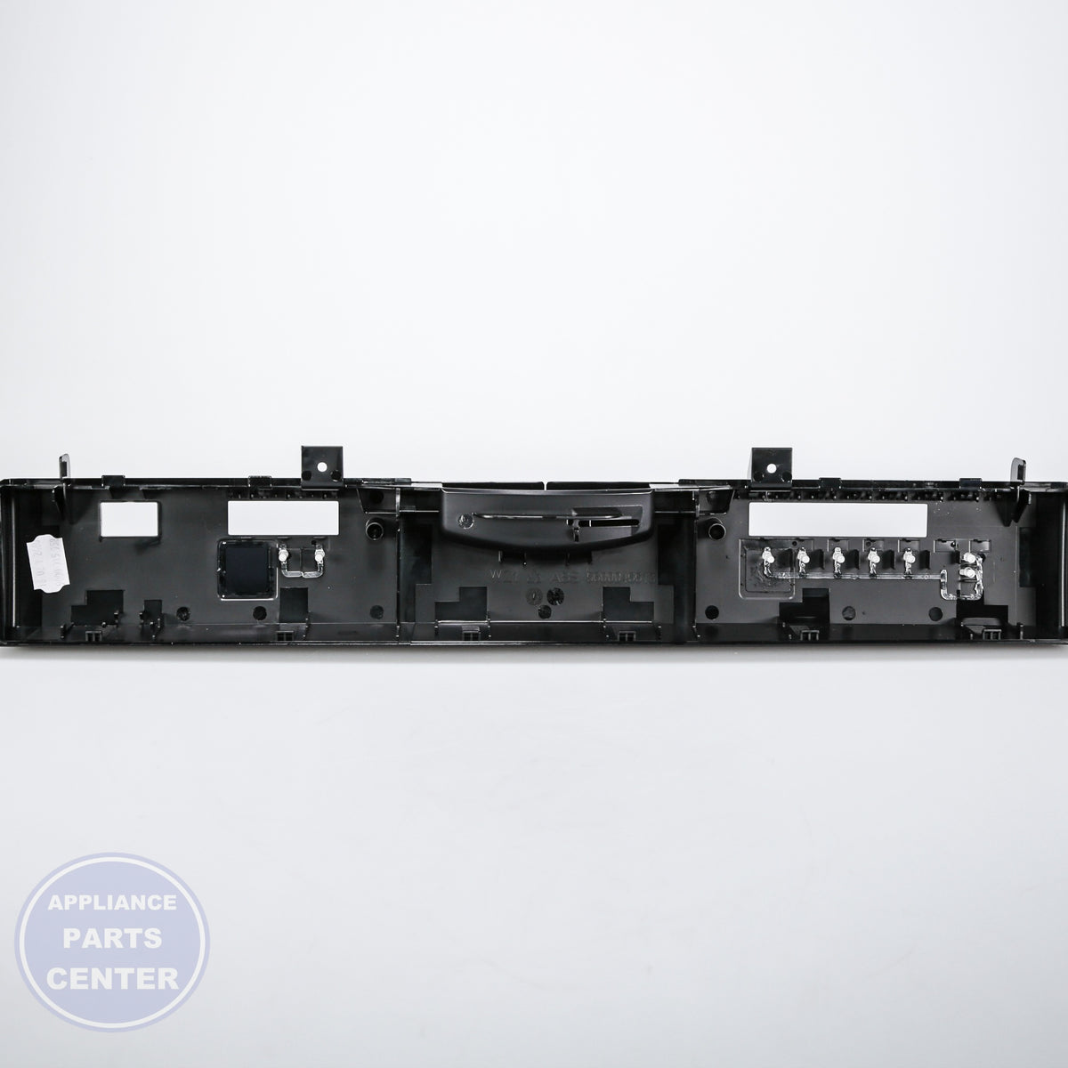 BSH PANEL-FACIA 00665888 - Installation in specific model showing key mounting points