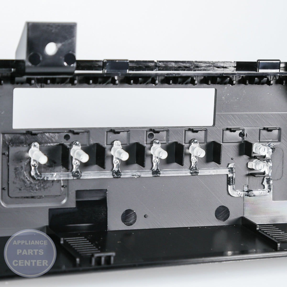 BSH PANEL-FACIA 00665888 - Installation in specific model showing key mounting points