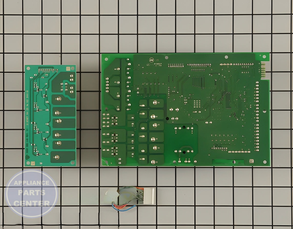 BOSCH OVEN PCB 00709786 - Detailed view of circuit board