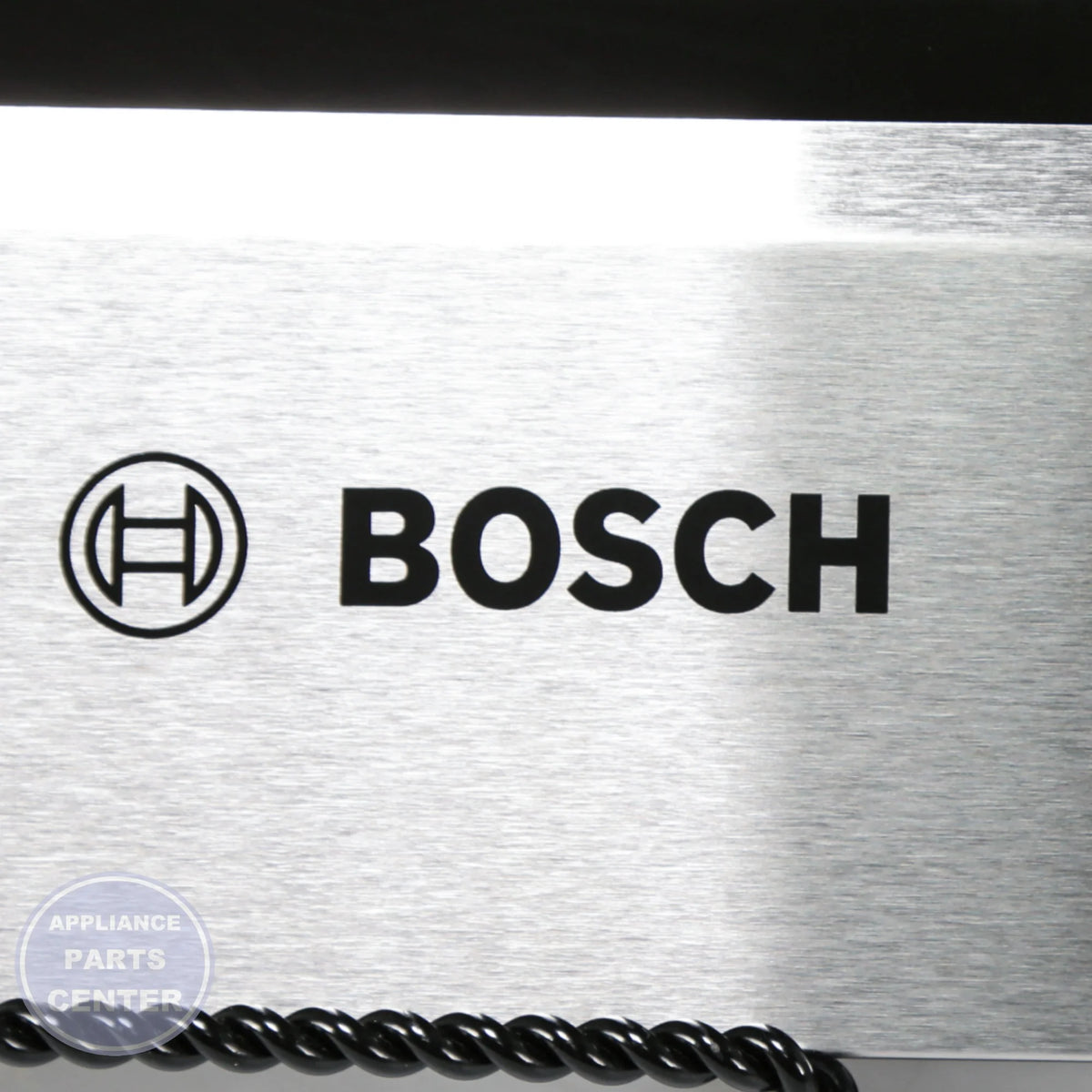 BSH DOOR-OUTER 00771131 - Installation in BSH model 771131 showing key mounting points