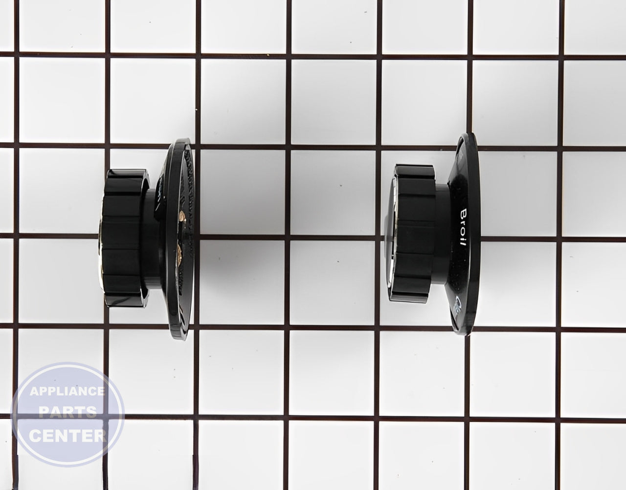 WHIRLPOOL KNOB KIT (2) 12200031 - Detailed view of durable knobs with clear indicators for temperature and settings