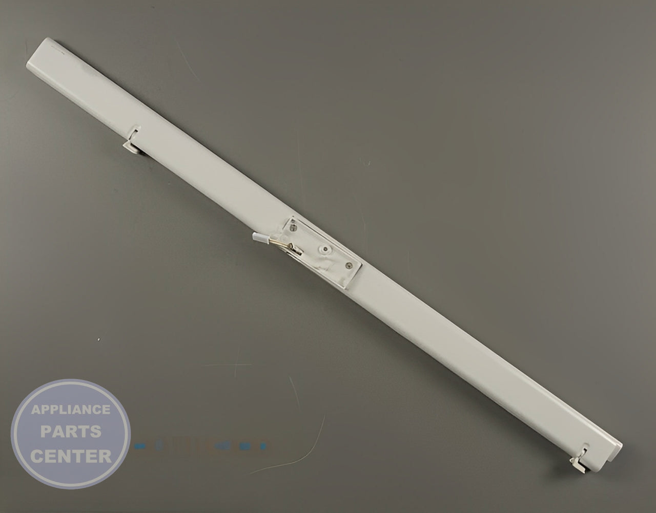 WPL VERTICAL MULLION ASSY 12722815B - Main view showing door alignment for specific WPL models