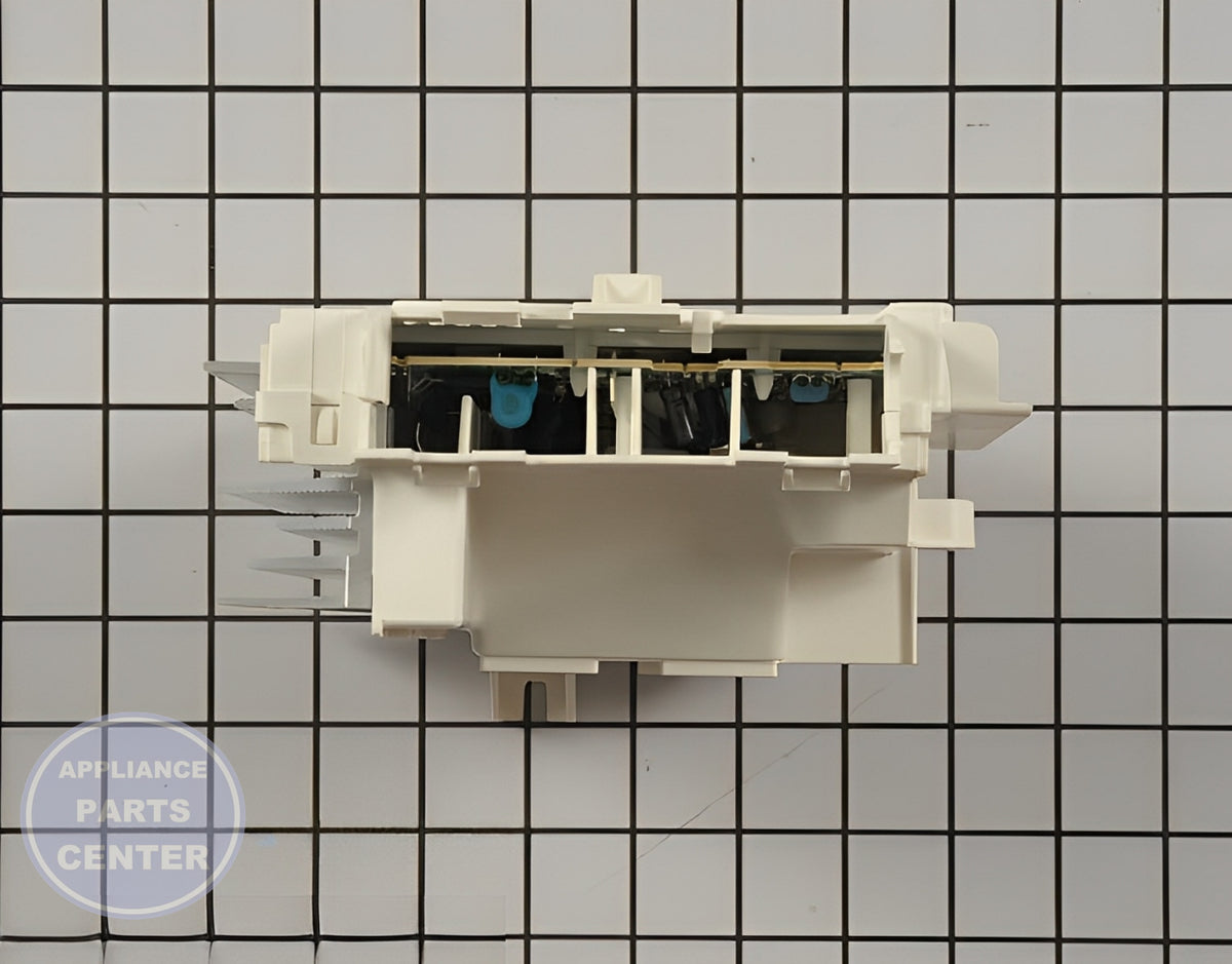 FRIGIDAIRE WASHER CONTROL BOARD 134618213 - Detailed view of the circuit board & timer