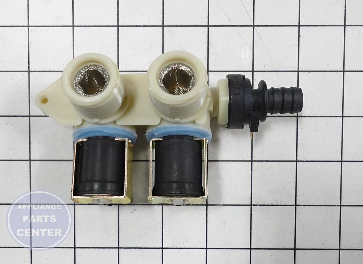 FRIGIDAIRE VALVE 134890600 - Installation in specific model showcasing mounting points