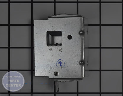 LOCK 137577310 - Detailed view of latch mechanism