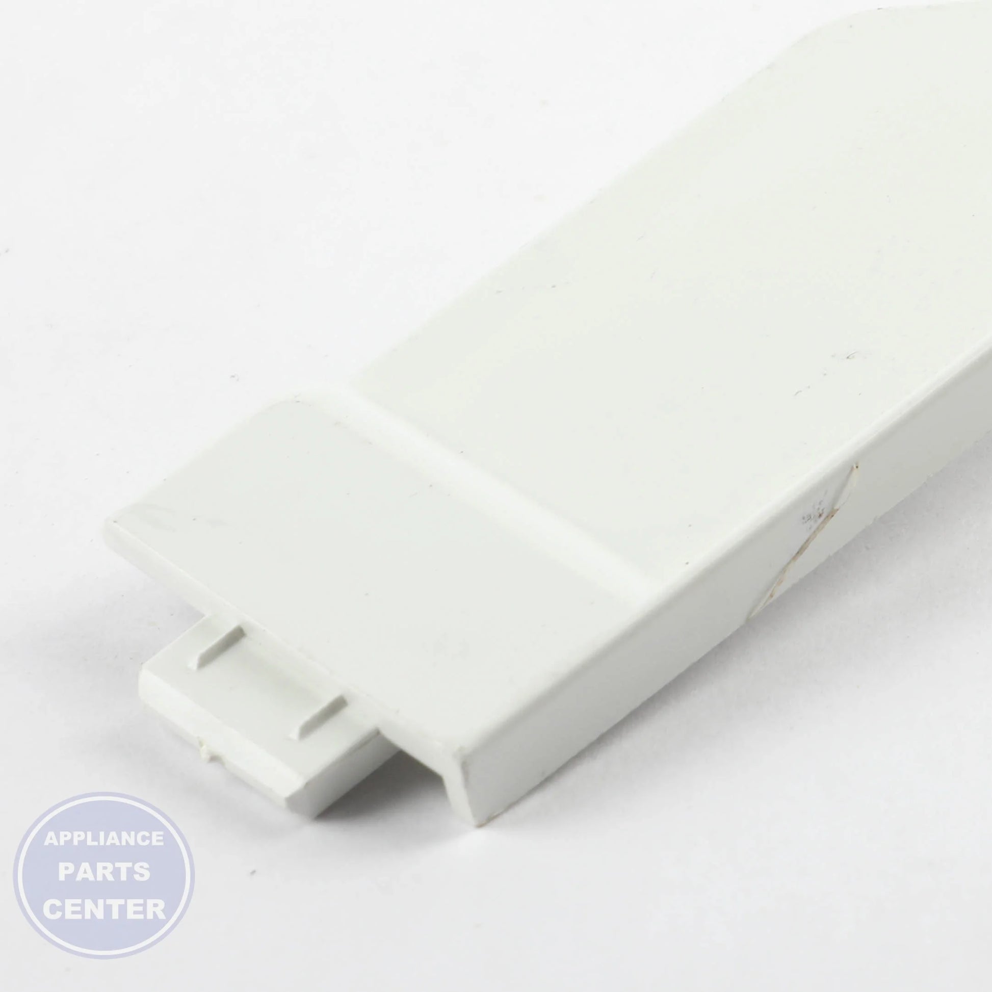 WPL CAP-PAN, CRISPER,LH 2223285 - Installation in specific model showing mounting points
