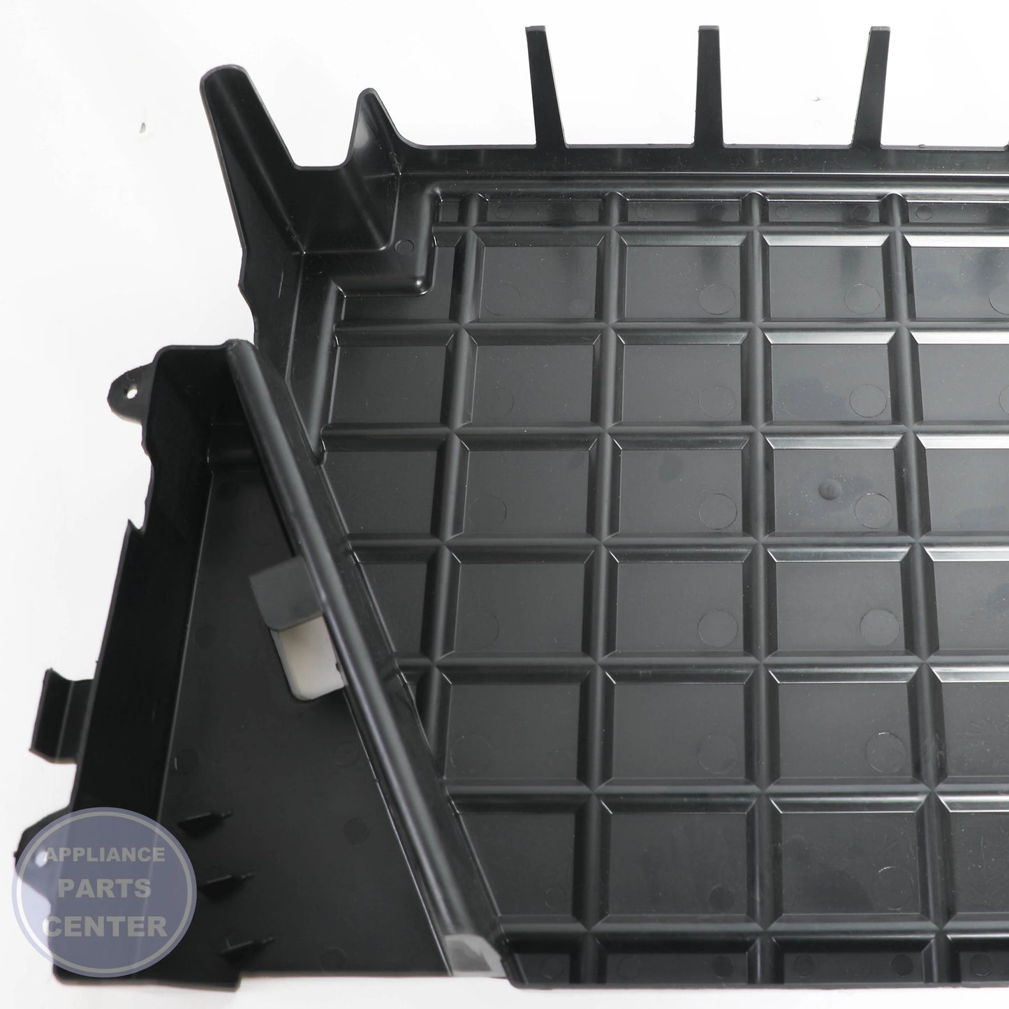 PAN-DEFROST DRAIN 241697502 - Detailed view of efficient drainage design