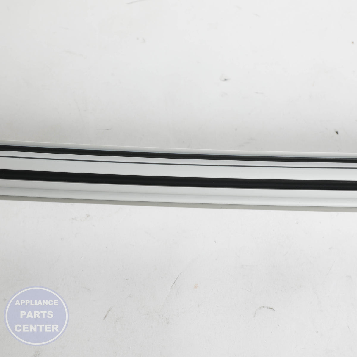 GASKET-REFR DOOR 241786013 - Detailed view of tight sealing design