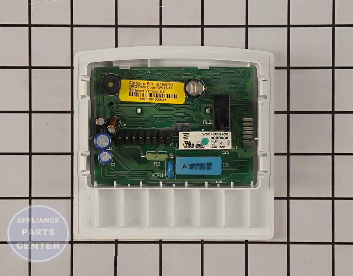 FRIGIDAIRE REFRIGERATOR ELECTRONIC CONTROL 297366203 - Detailed view of circuit board & timer