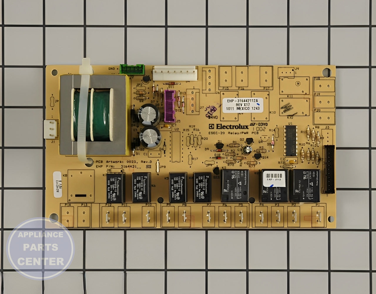 BOARD 316442112 - Detailed view of circuitry