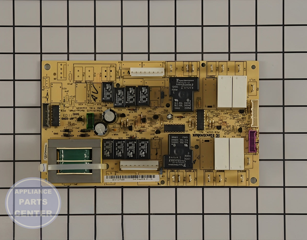 FRIGIDAIRE OVEN BOARD 316443913 - Detailed view of circuit board technical details