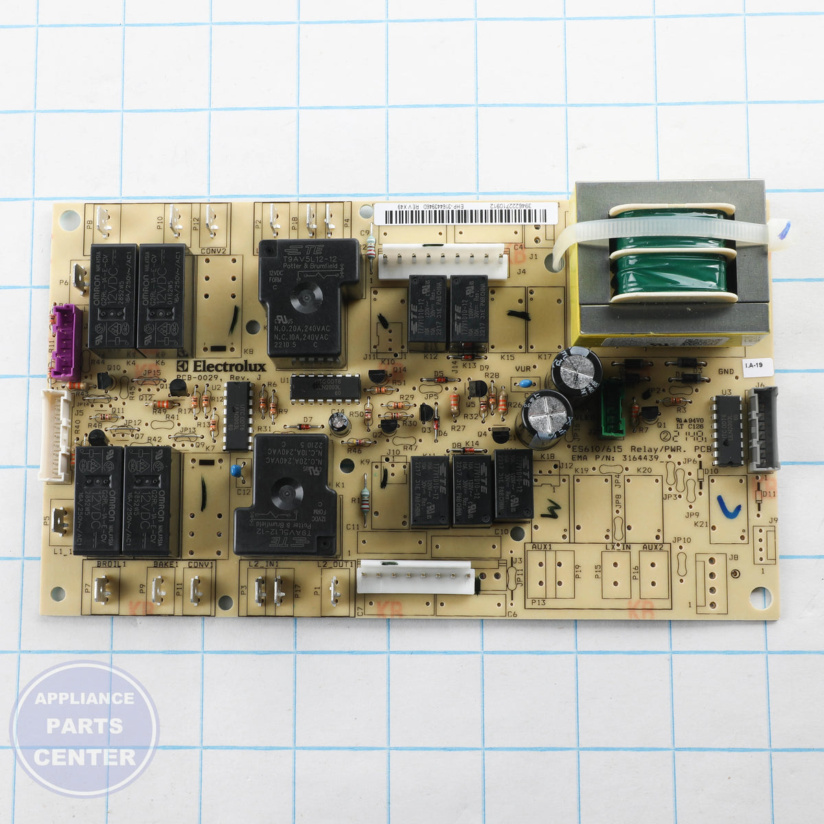 BOARD 316443946 - Side view with precise measurements