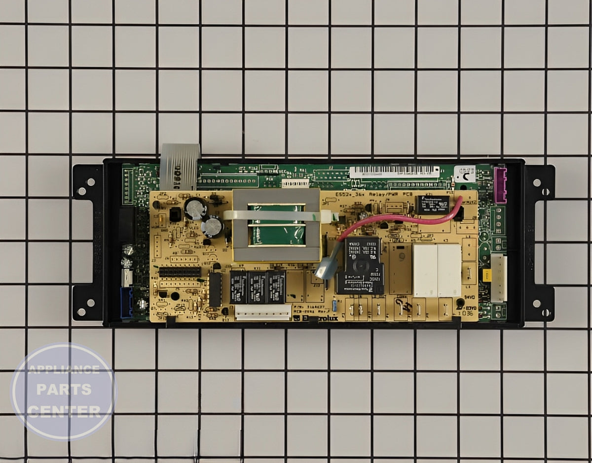 Control Board 316462878 - Detailed view of Circuit Board & Timer