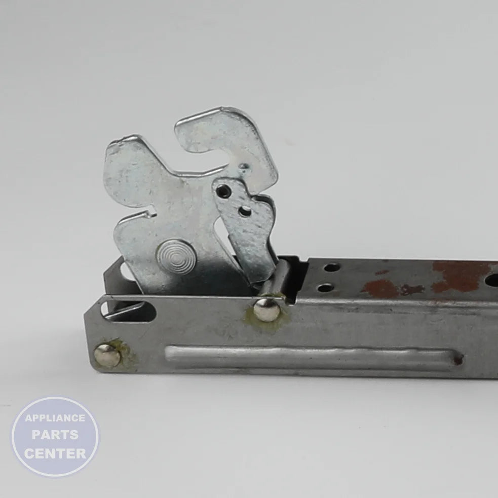 WCI HINGE 316575948 - Installation in XYZ model showing key mounting points