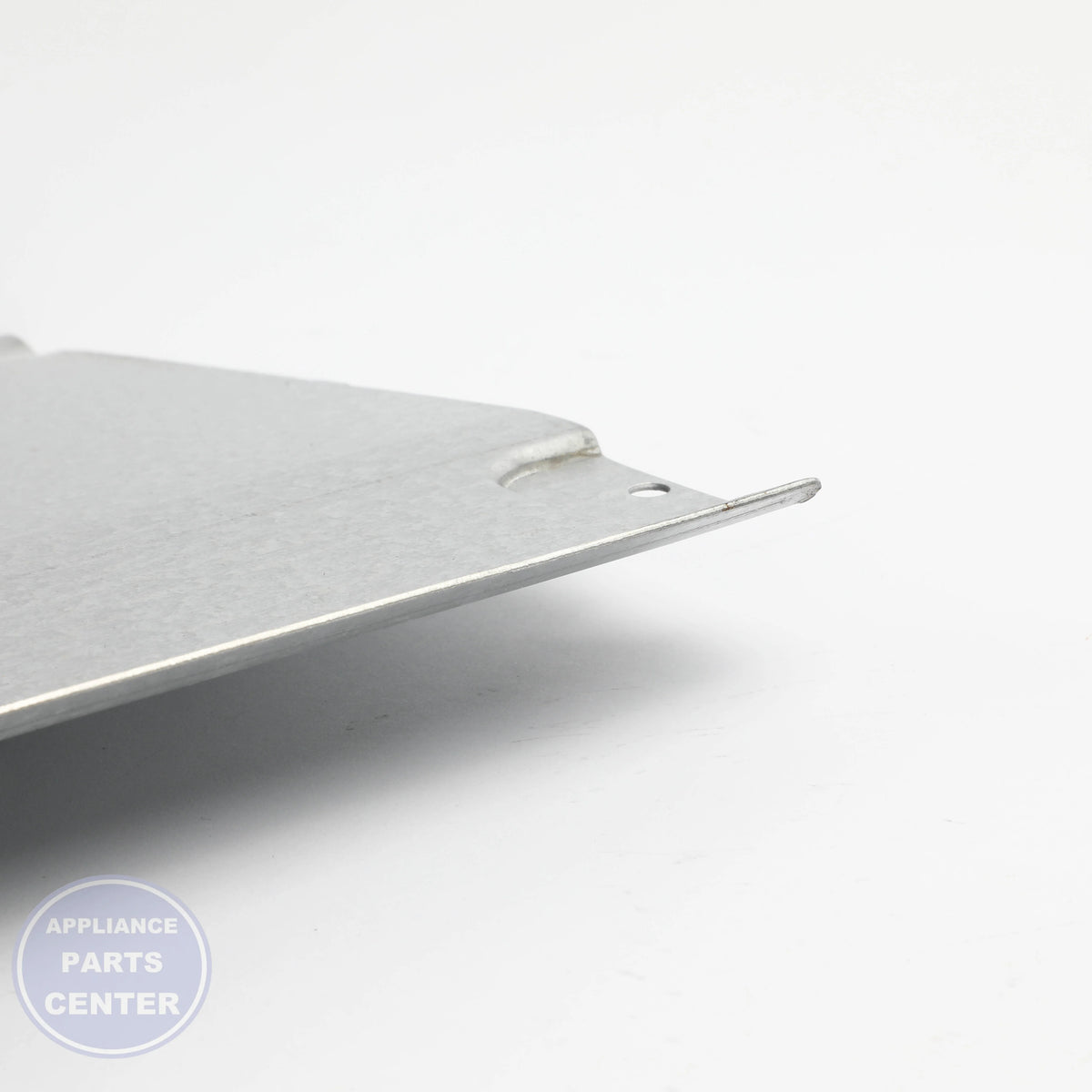 WCI BAFFLE,OVEN BURNER 316602002 - Installation in WCI model showcasing mounting points