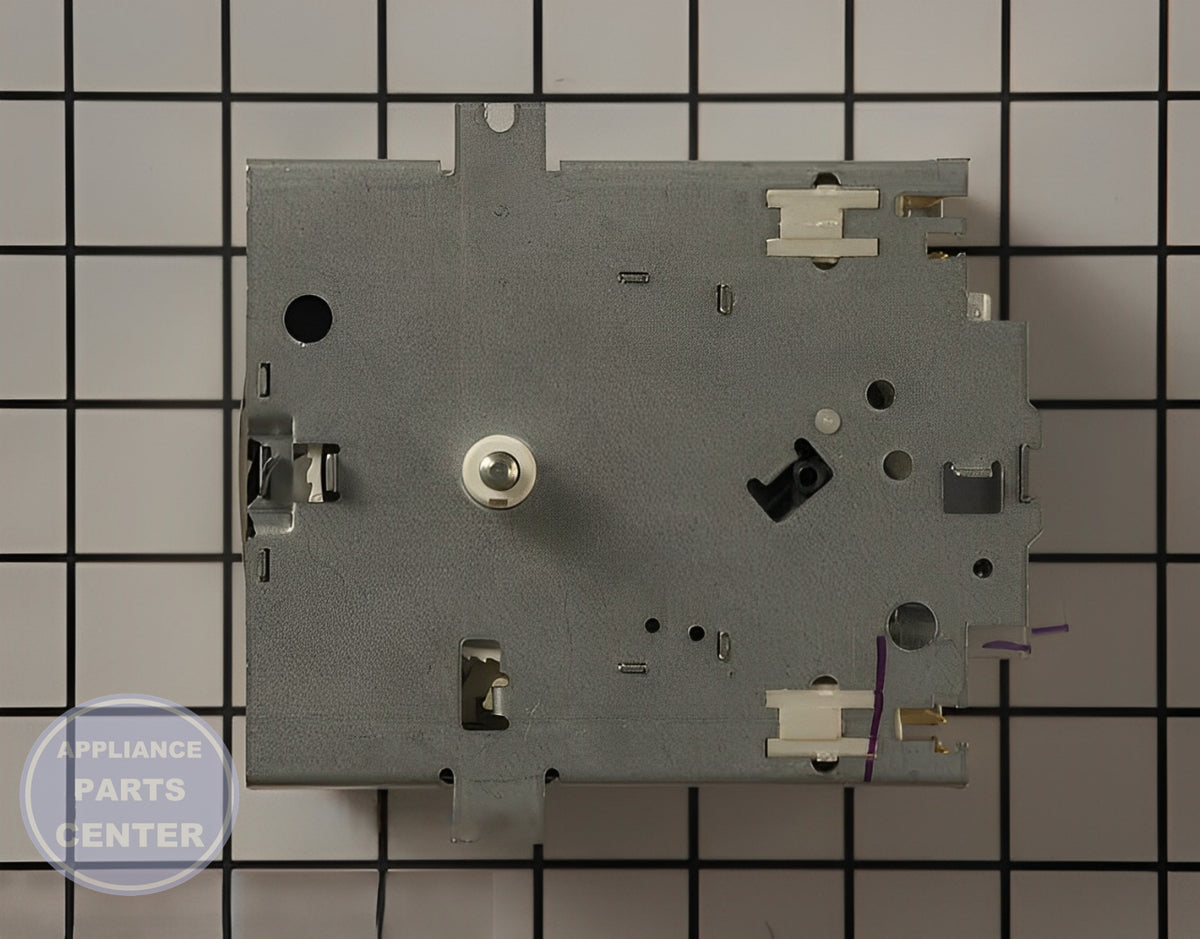 SPEED QUEEN 115V 60HZ 6 CYCLE TIMER 37922P - Detailed view of circuit board & timer details