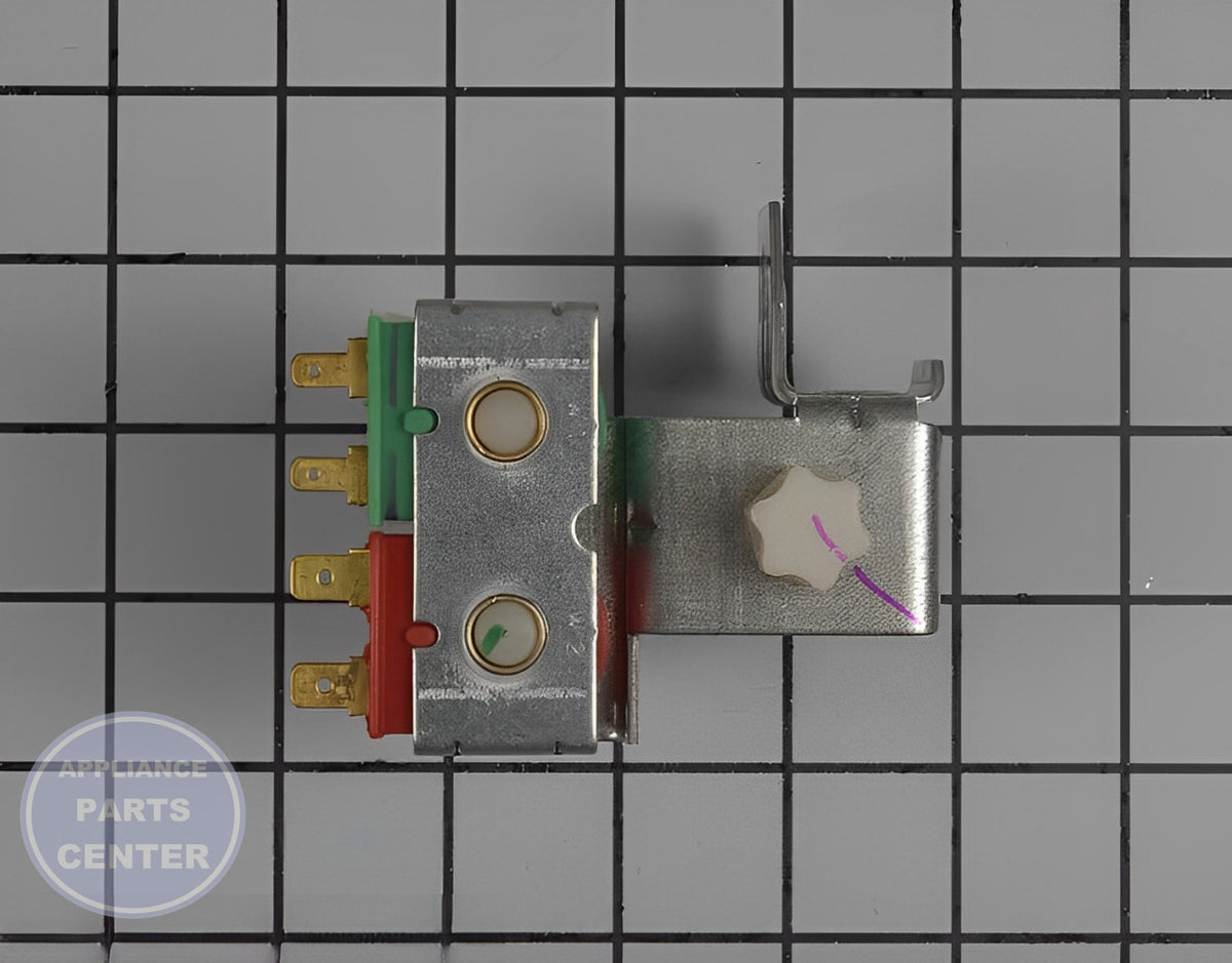 WHIRLPOOL DUAL WATER INLET VALVE 4318046 - Installation in WPL Refrigerator showing key mounting points
