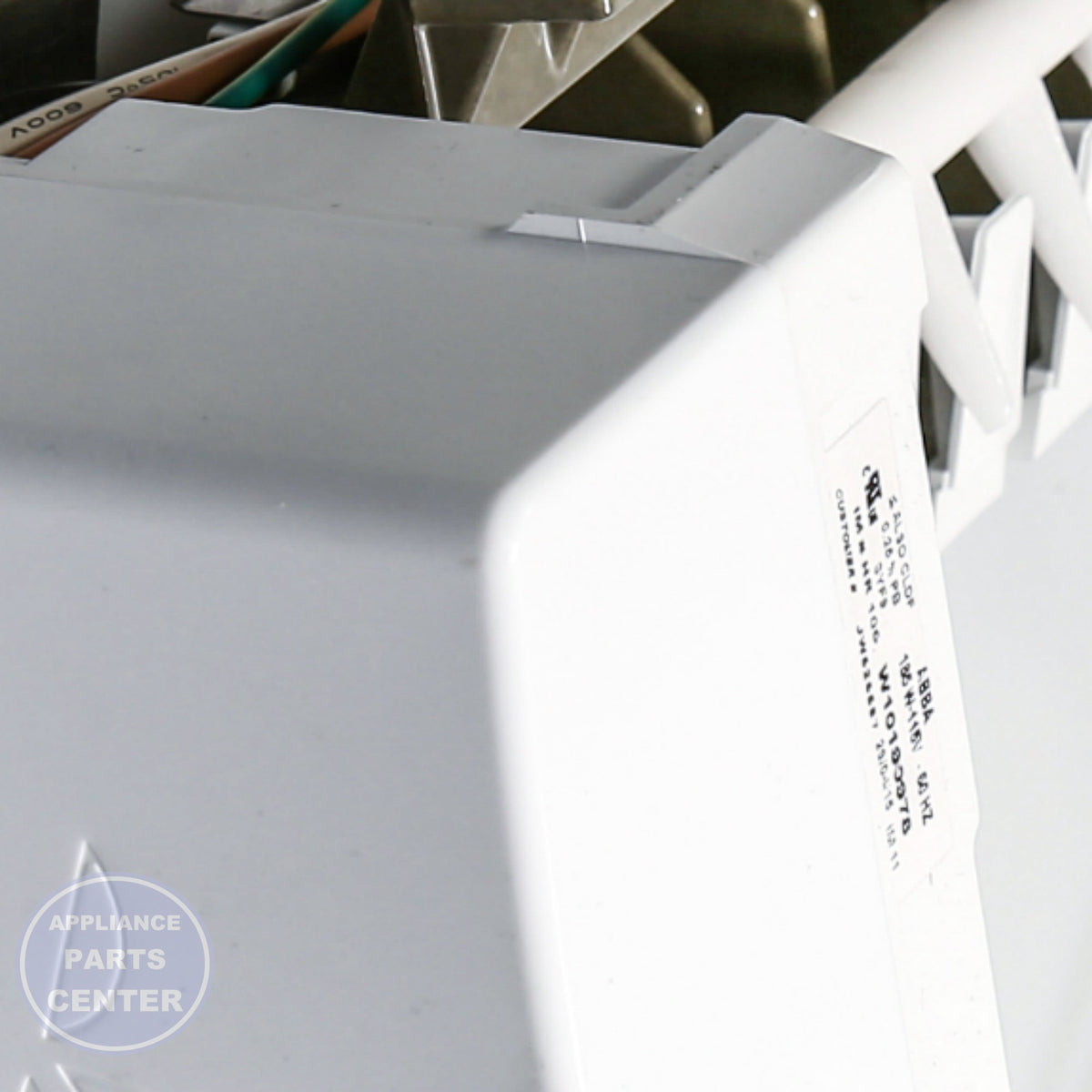 WPL ICEMAKER KIT 4396418 - Installation in 1165801A showing key mounting points