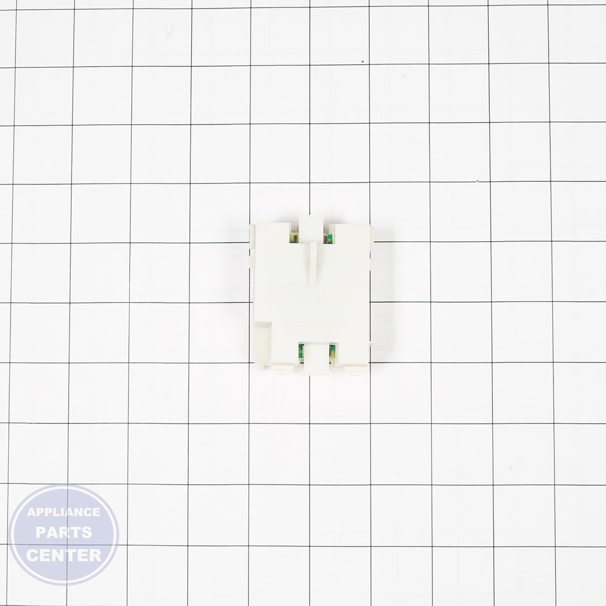 F-P 525 BADGE ISOLATOR V2 SVC 527785NP - Installation in specific model showing mounting points