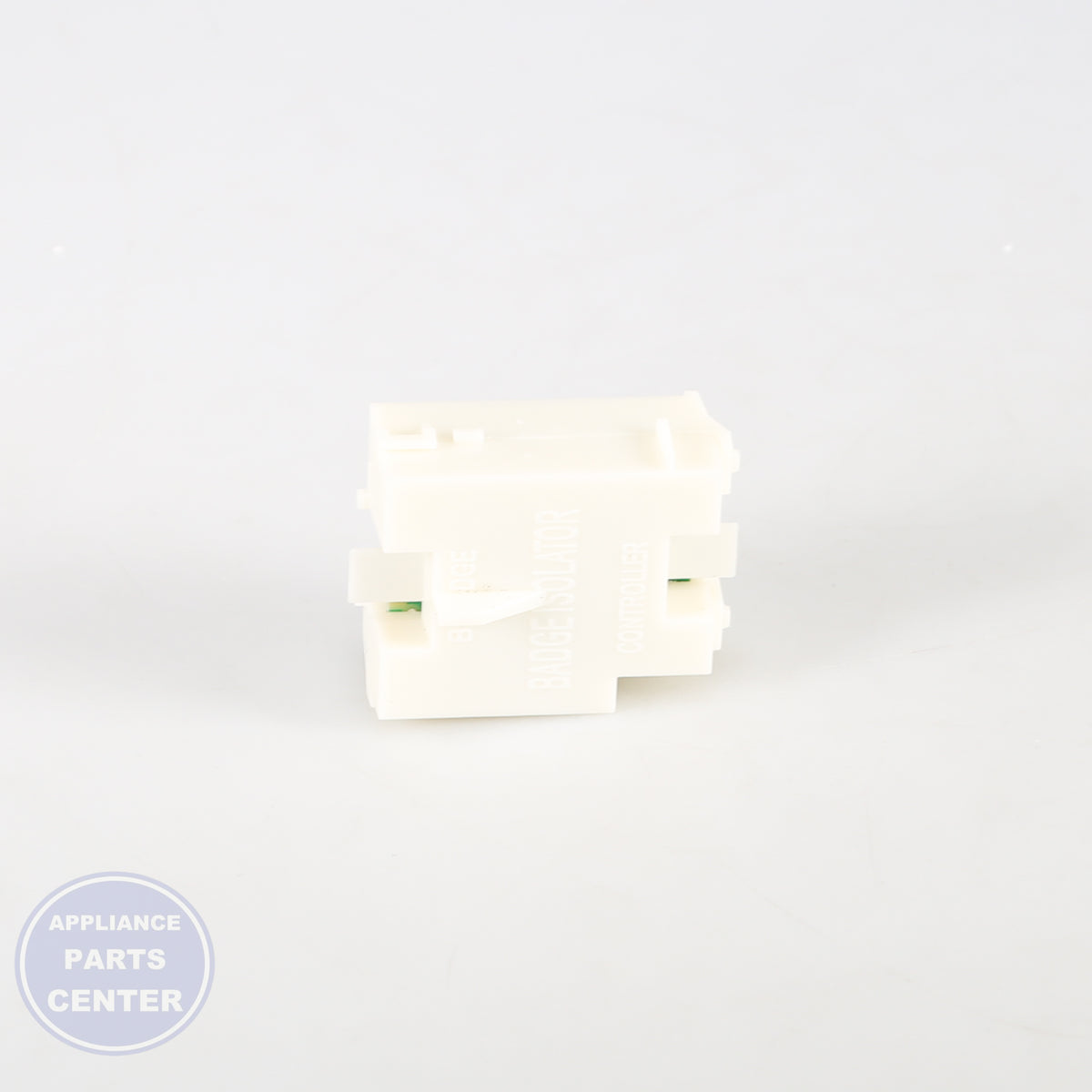 F-P 525 BADGE ISOLATOR V2 SVC 527785NP - Installation in specific model showing mounting points