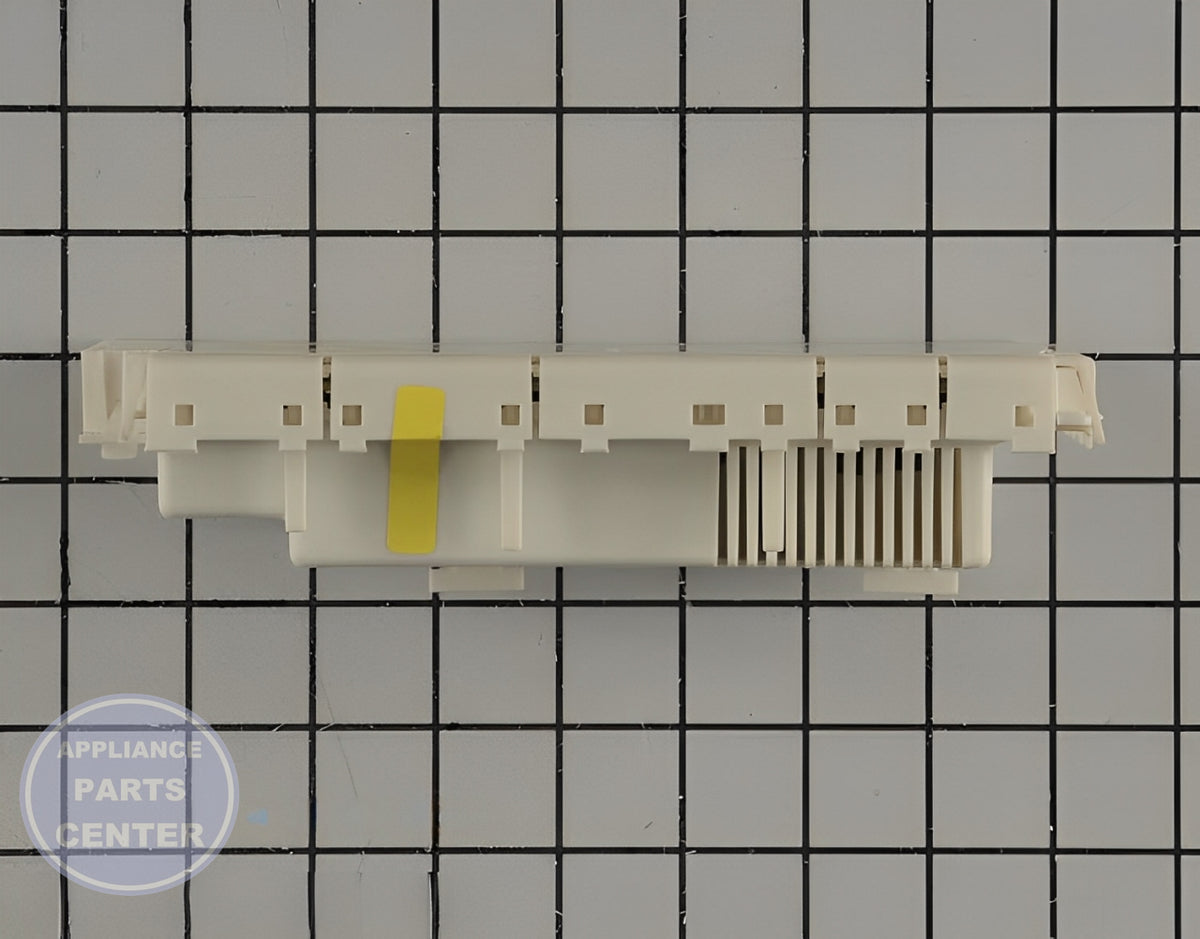 Control Module 5304517665 - Detailed view of Circuit Board & Timer