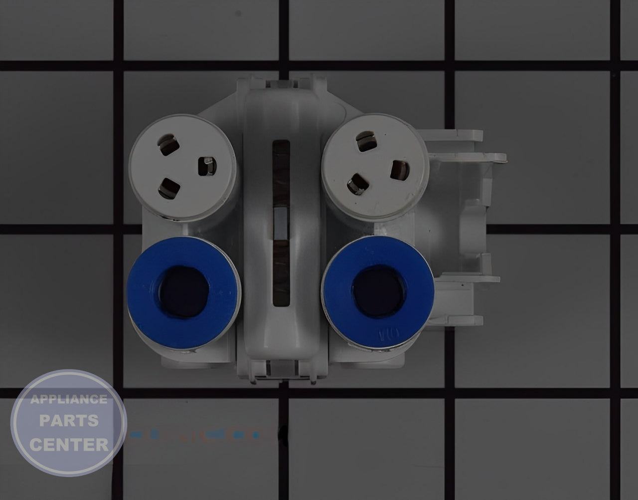FRIGIDAIRE WATER FILTER HEAD MANIFOLD 5304524817 - Side view with precise fit specifications