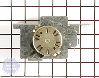 FRIGIDAIRE MOTOR 5304528973 - Detailed view of sturdy latch mechanism