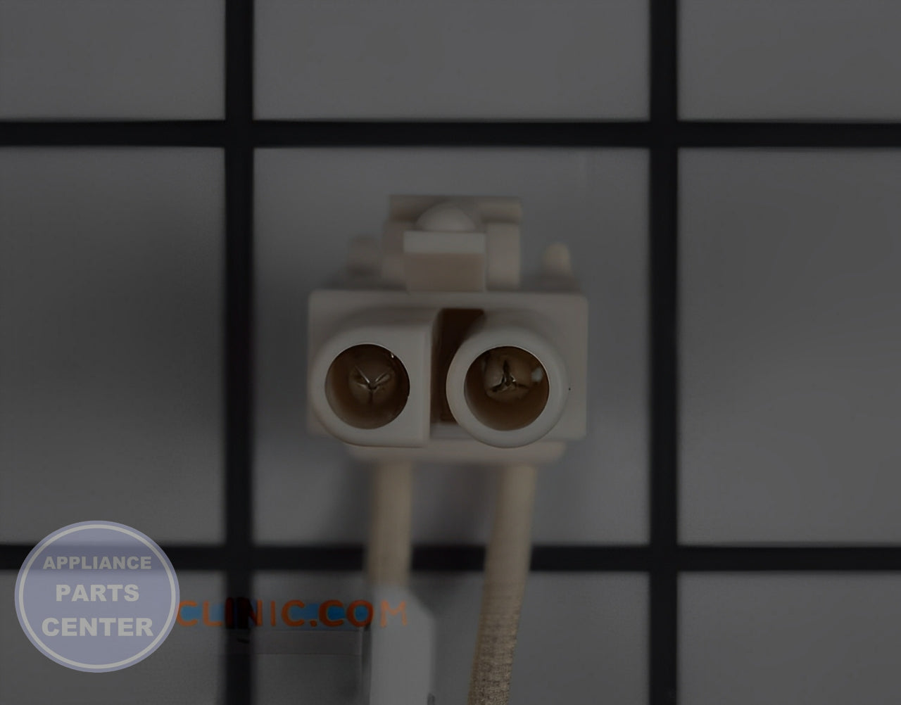 FRIGIDAIRE IGNITER 5304534663 - Detailed view of high-quality spark mechanism