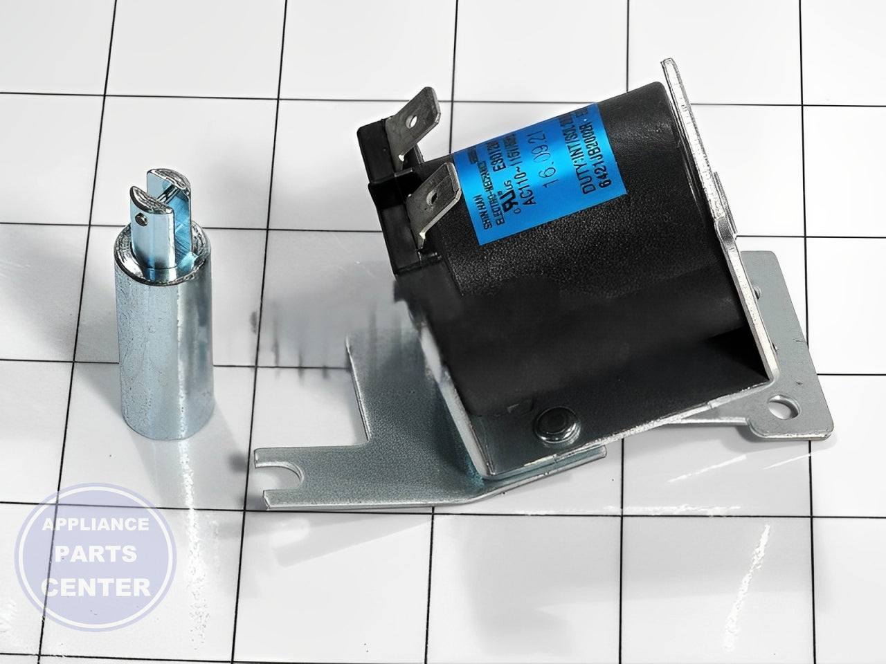 LG REFRIGERATOR SOLENOID REVERSING VALVE 6421JB2002R - Installation in LG model showing key mounting points
