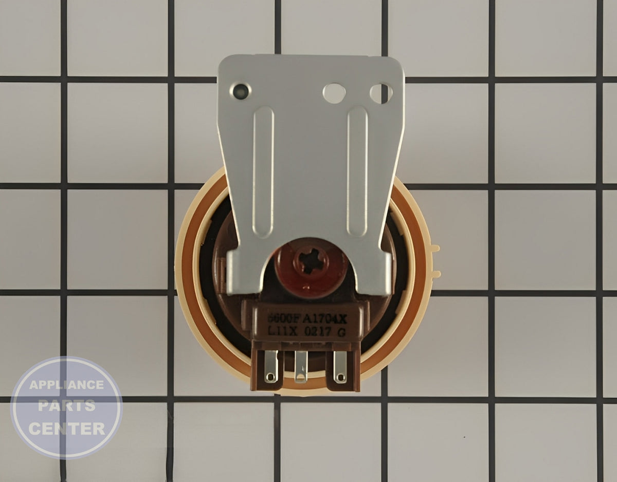 Pressure Switch 6600FA1704X - Detailed view of water level control mechanism