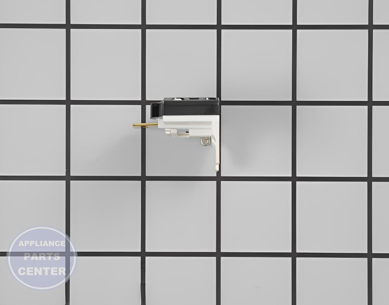OVERLOAD PROTECT 6750C-0004R - Detailed view of compressor safeguard features
