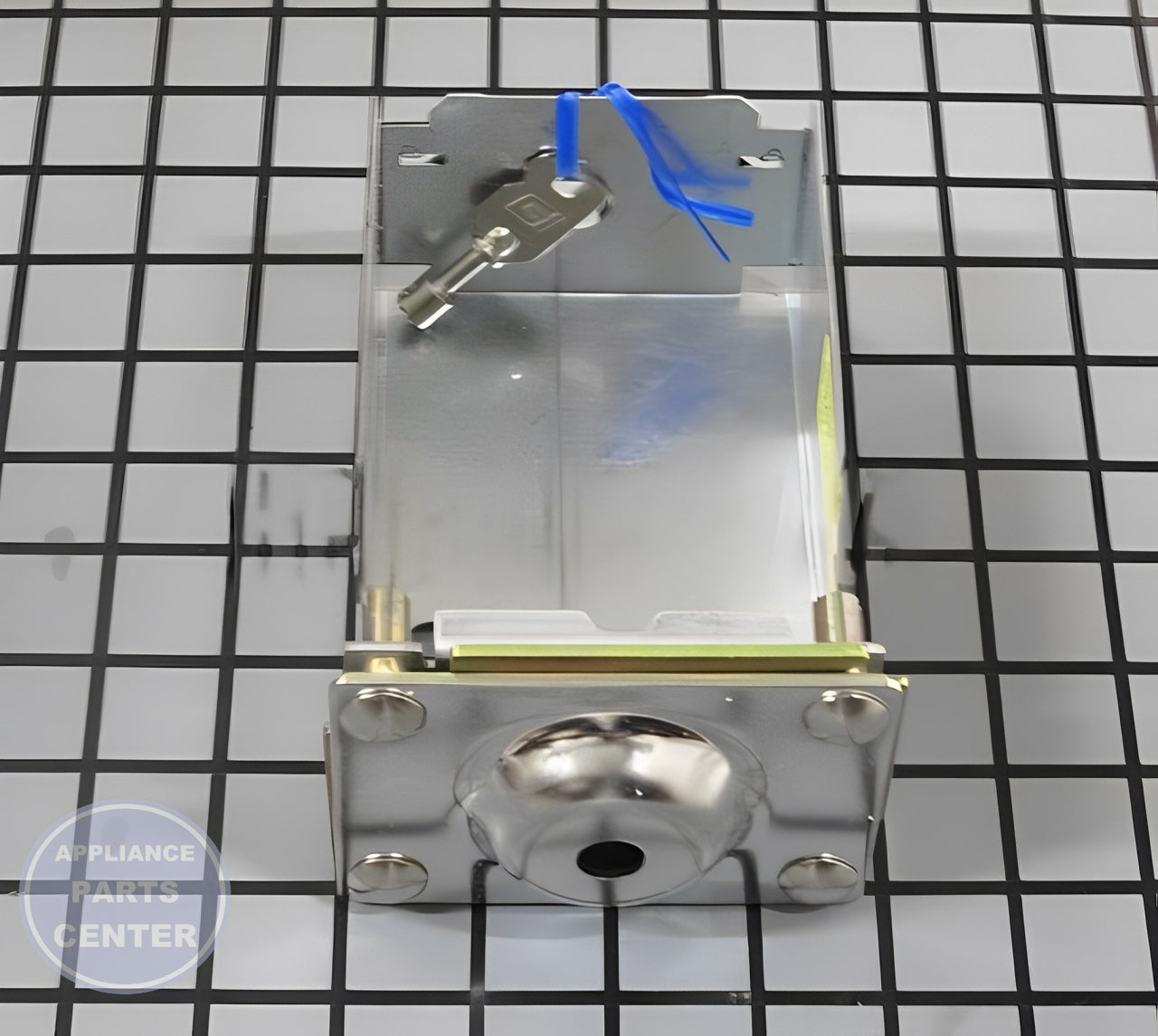 GREENWALD LAUNDRY COIN BOX UG400A GI LOCK 8-1210-0-6 - Detailed view of secure coin operation mechanism