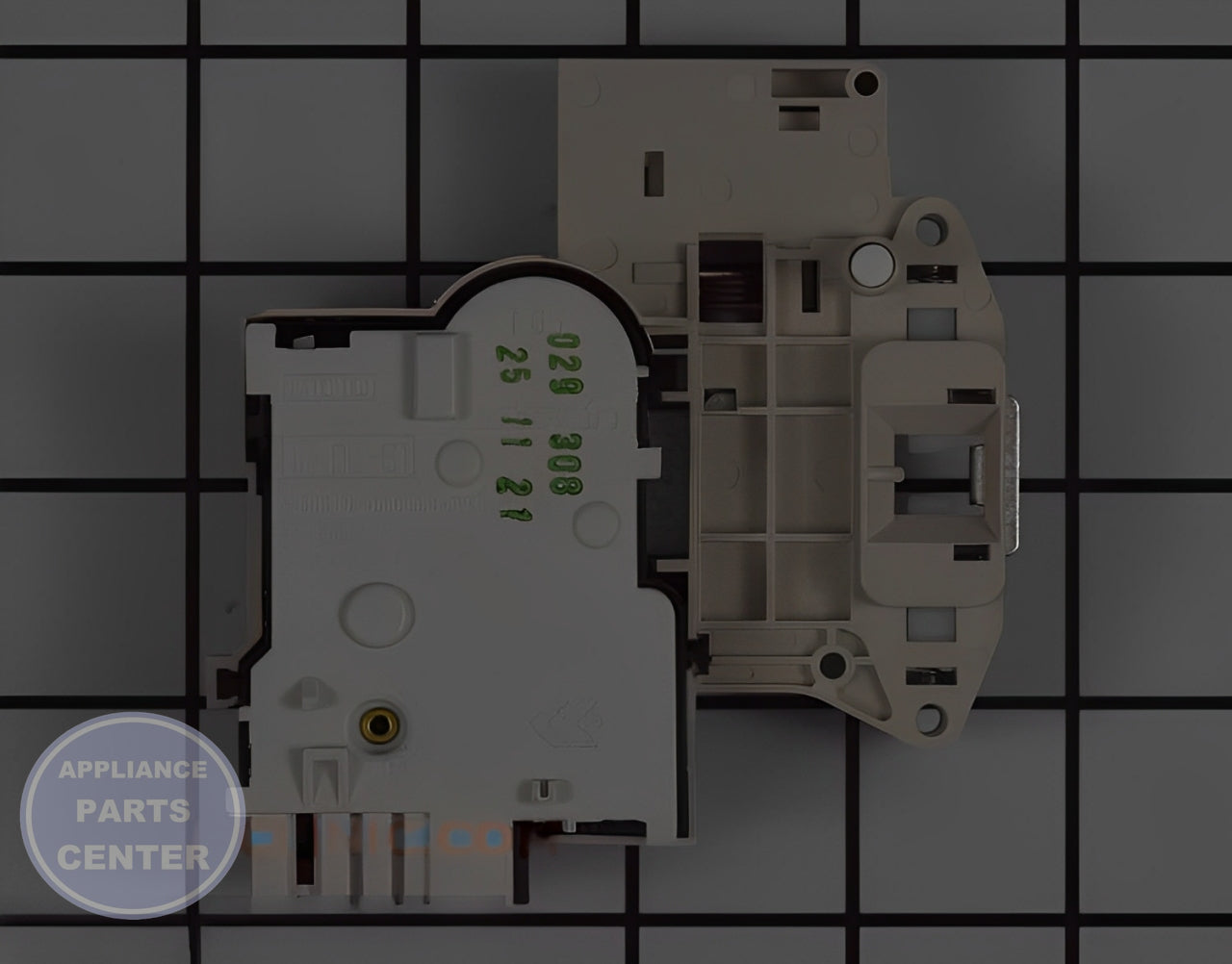 SPEED QUEEN WASHER DOOR LOCK AND SWITCH ASSEMBLY 803920 - Main view showing secure door closure for SPQ Washing Machine