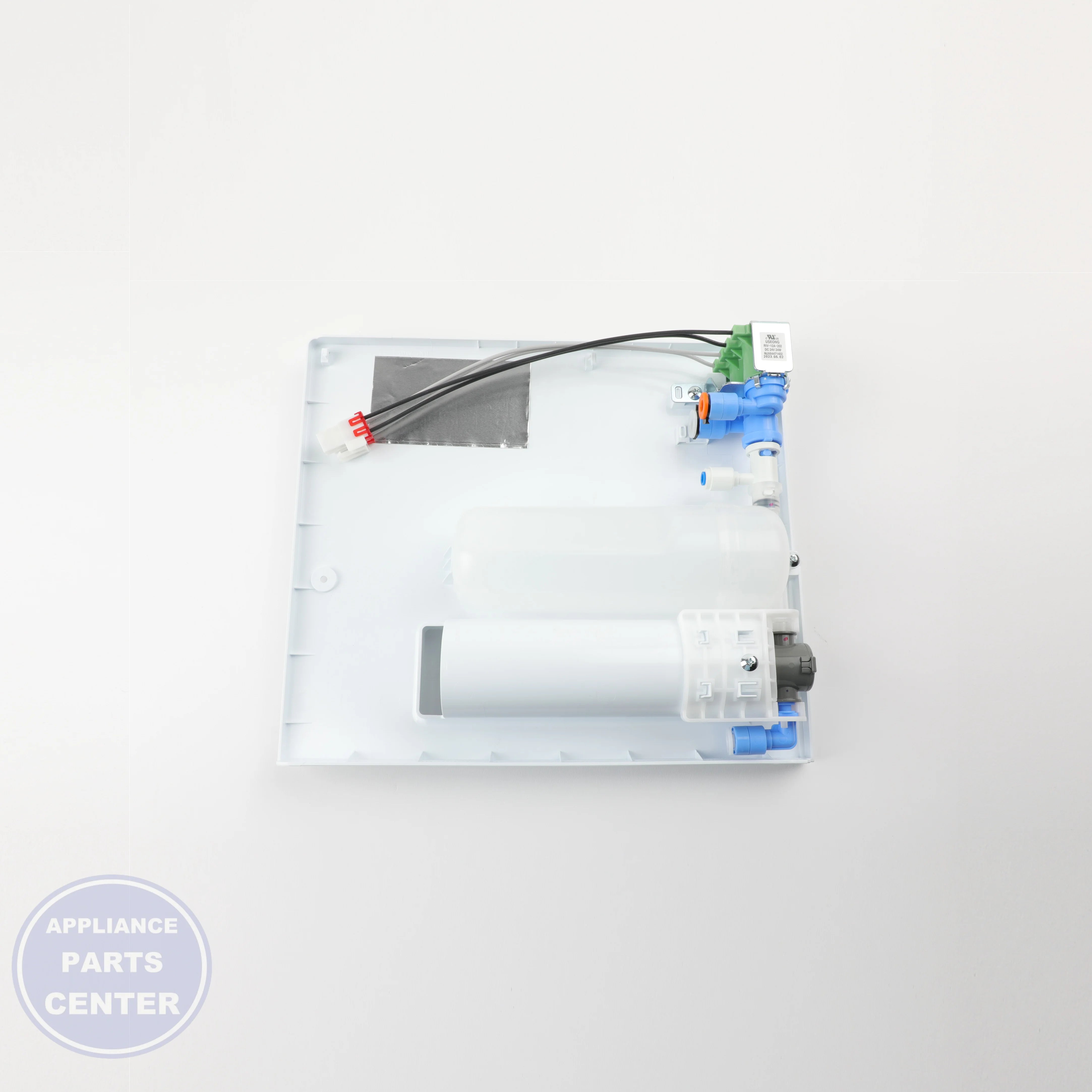 LG FILTER ASSEMBLY,WATER ADQ73913310 - Installation in LG model demonstrating easy mounting points