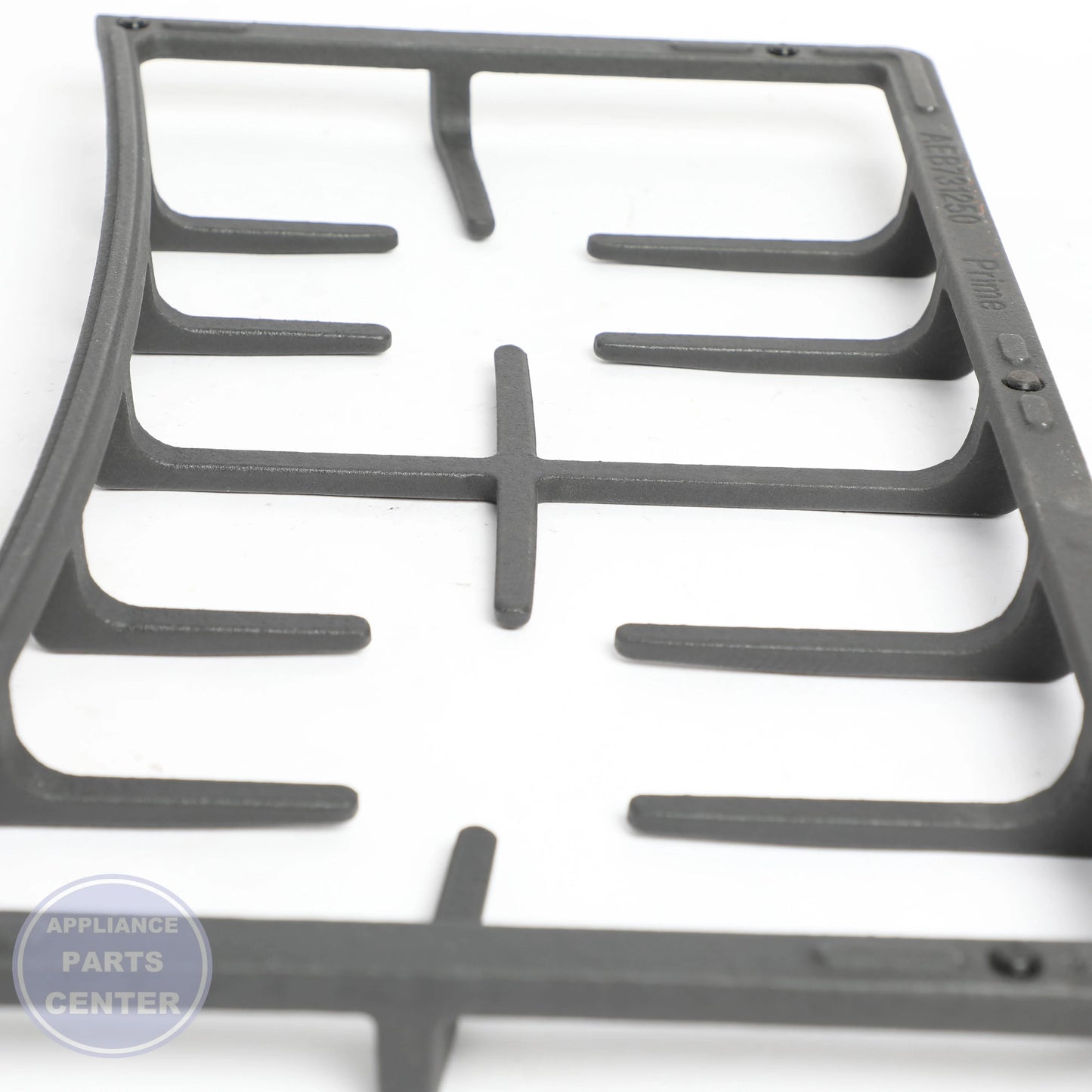 L-G GRILLE ASSEMBLY AEB73125001 - Installation in specific L-G model showing key mounting points