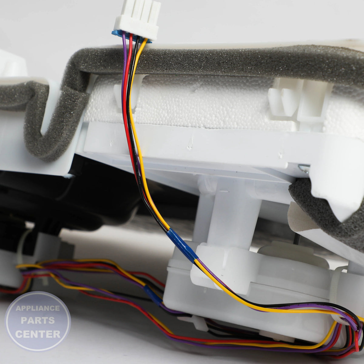 L-G GRILLE ASSEMBLY,FAN AEB73564904 - Installation in specific model showing key mounting points
