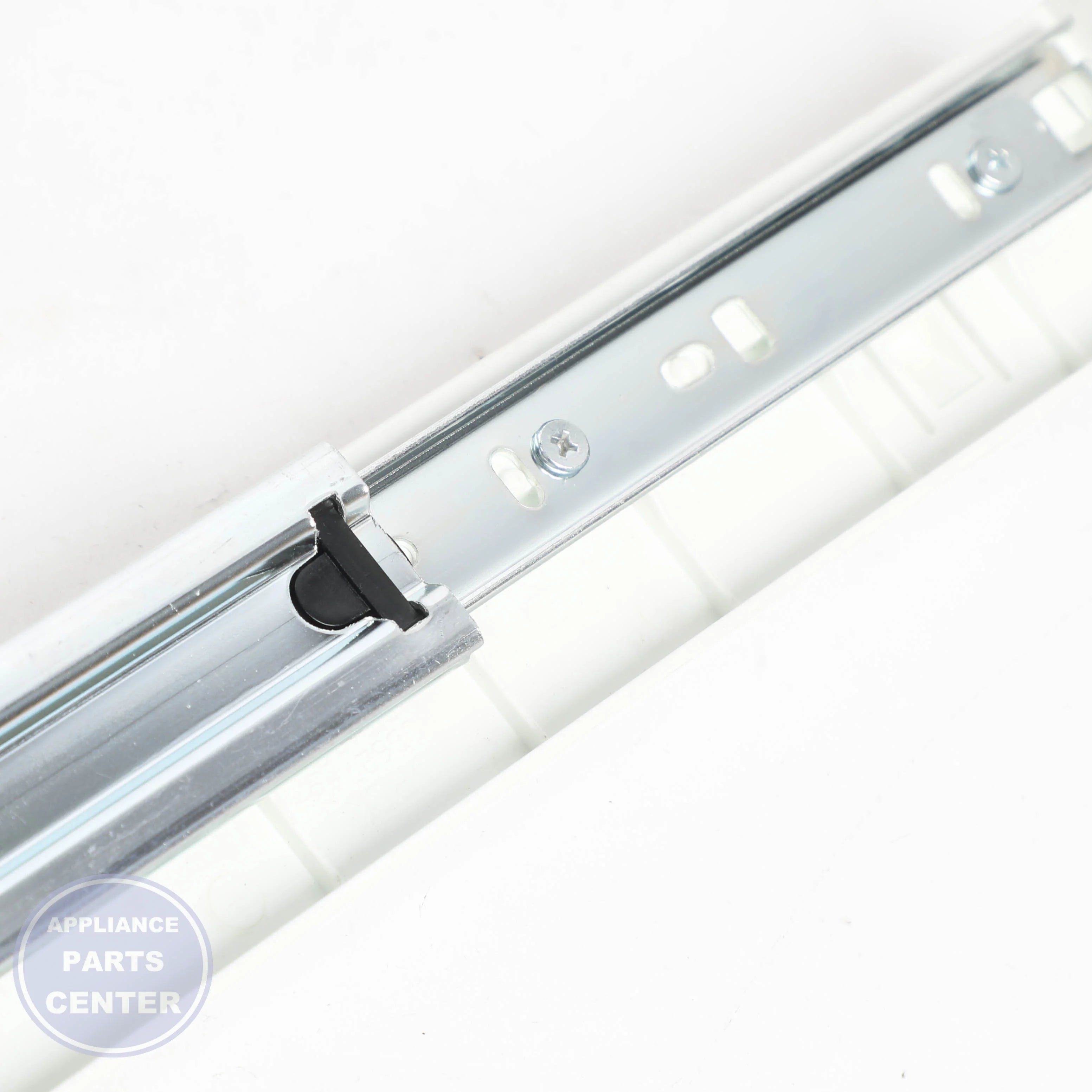 L-G GUIDE ASSEMBLY,RAIL AEC73877604 - Installation in L-G model demonstrating easy mounting points