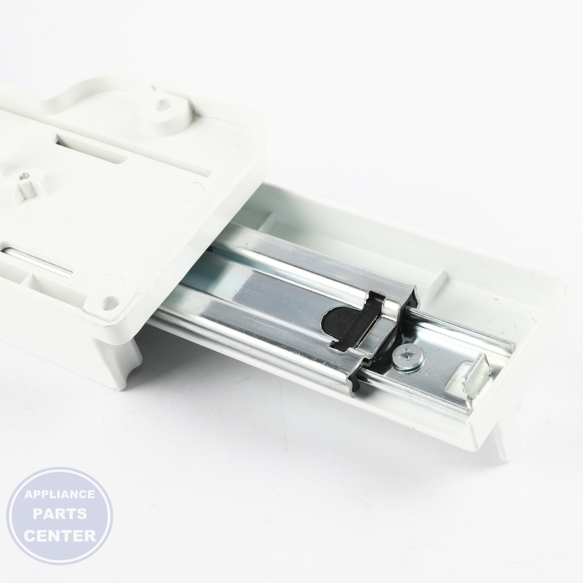 GUIDE ASSEMBLY,RAIL AEC73877608 - Detailed view of heavy-duty support