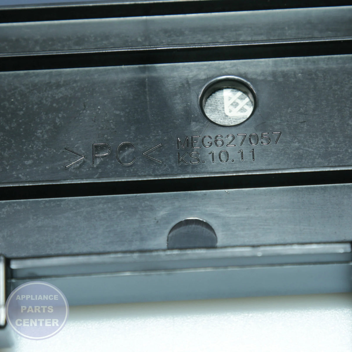 L-G CONTROLLER,PARTS ASSEMBLY,SVC AGM73329005 - Installation in L-G model showing key mounting points