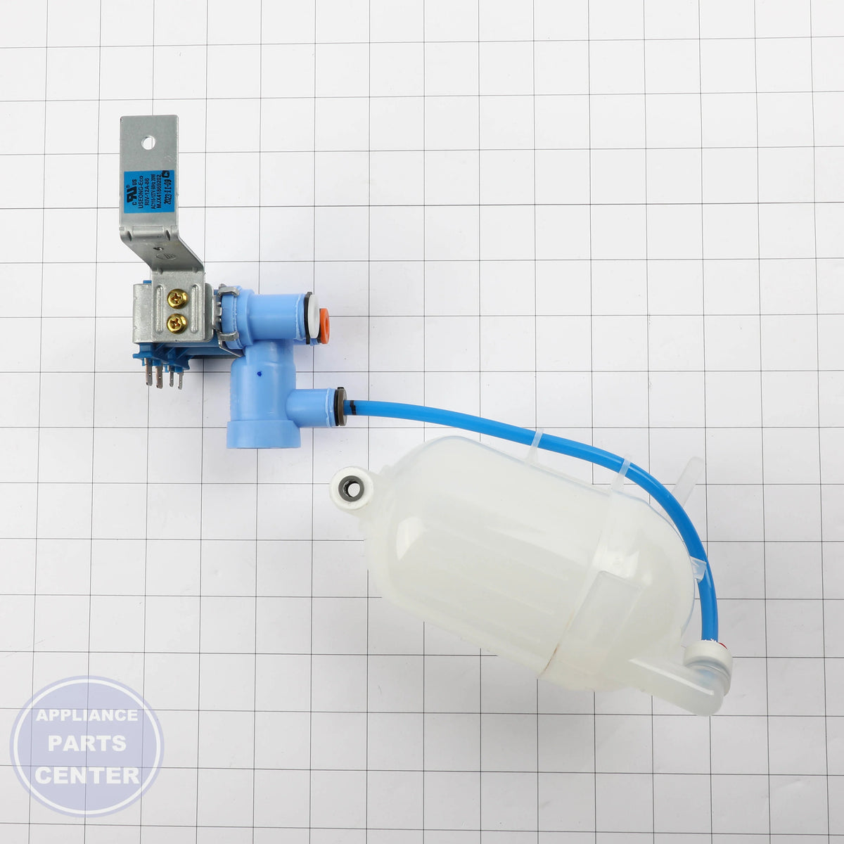 L-G TANK ASSEMBLY,WATER AJL72911507 - Installation in specific model showing mounting points